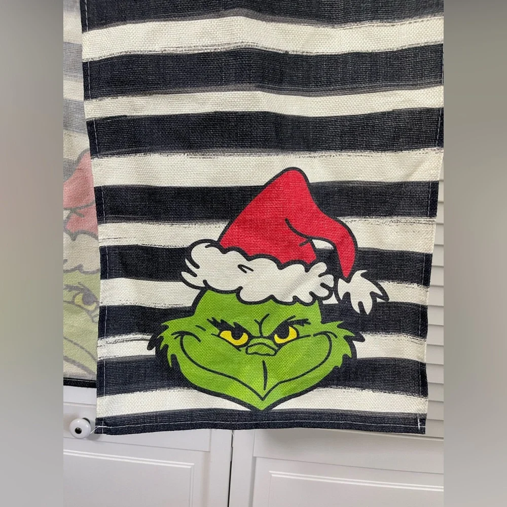 Grinch table runner liner